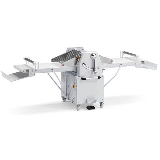 Teigausrollmaschine mit Geschwindigkeitsregler auf Unterbau mit R&auml;dern, Bandma&szlig; 500x1000 mm